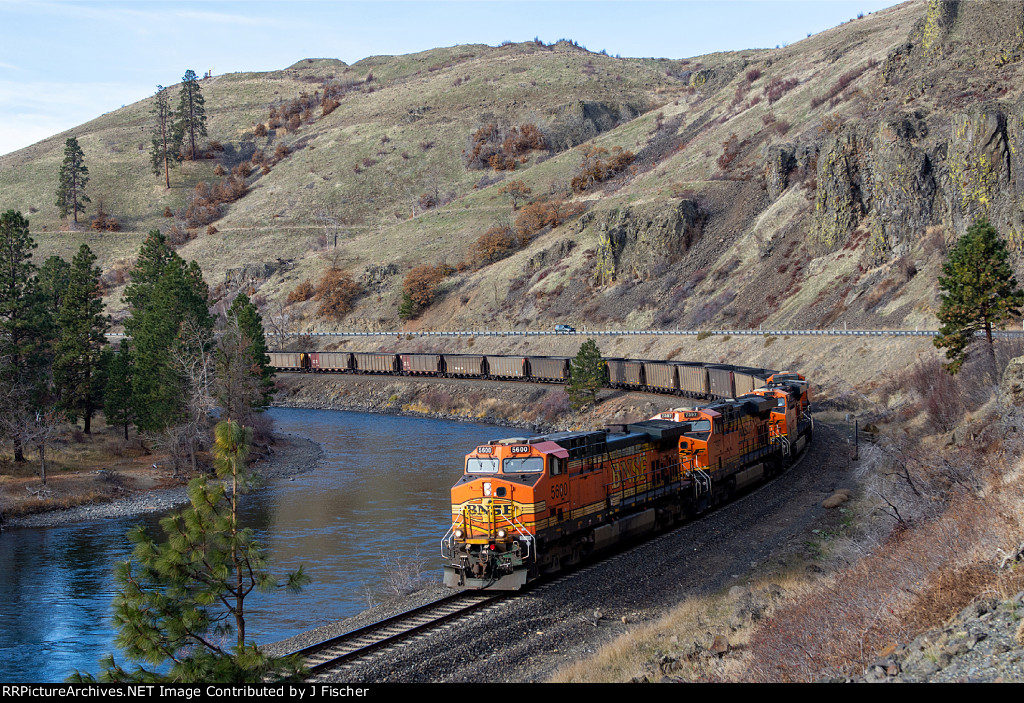 BNSF 5600